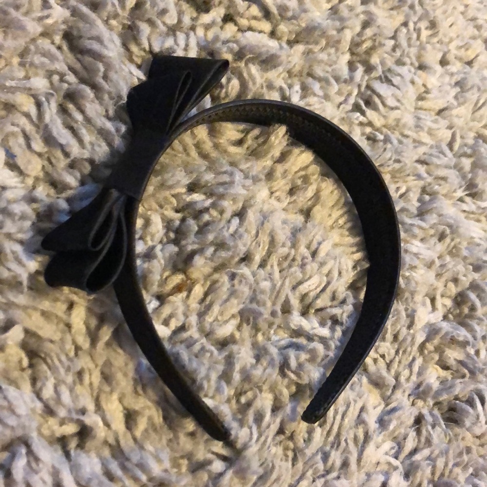 Black bow headband